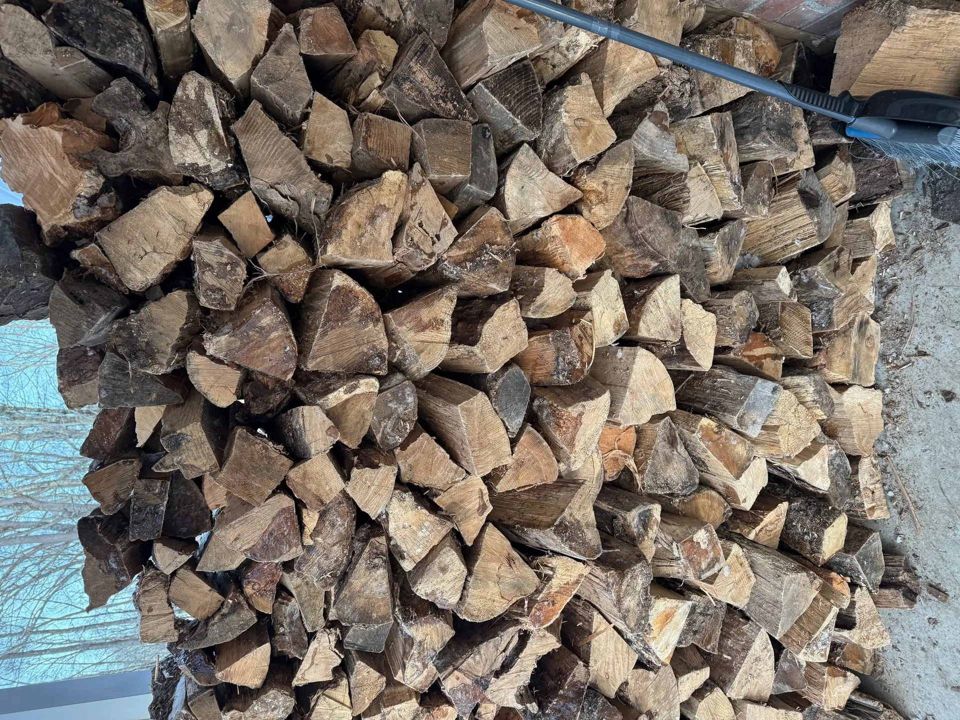 Premium split and seasoned firewood for sale in Dutchess County